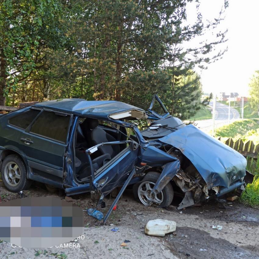 В Красноборске в ДТП погиб водитель, два пассажира в реанимации